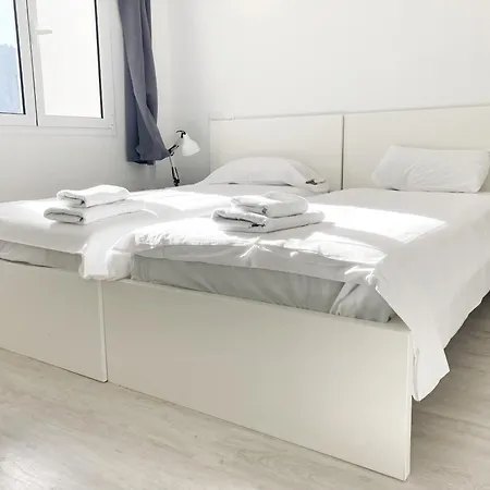 Lägenhet Intimate & Stylish With Balcony *