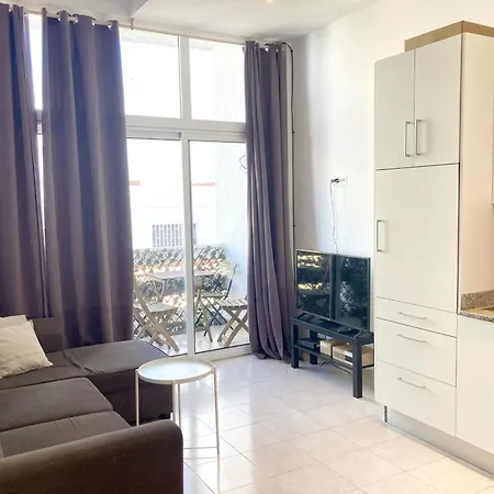 Intimate & Stylish With Balcony