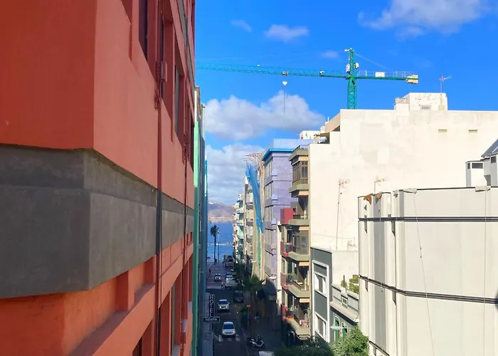 Intimate & Stylish With Balcony